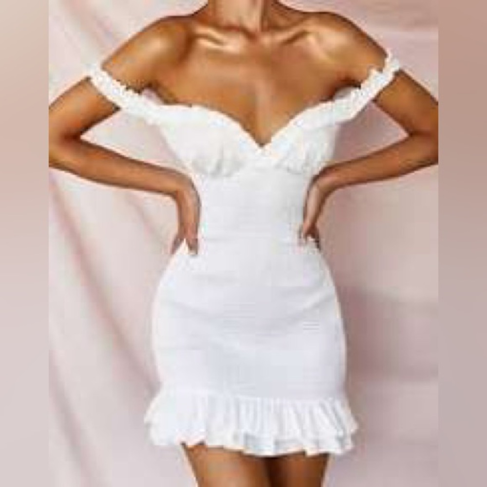 House of CB ‘Evelyn’ Romantic Dress Size M